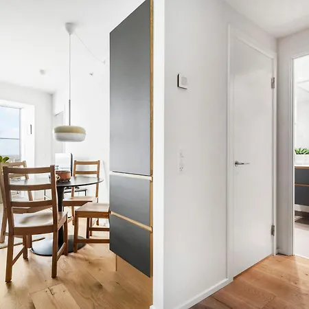 Above The Clouds On 42nd Floor *