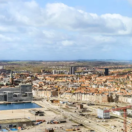 Above The Clouds On 42nd Floor 아파트