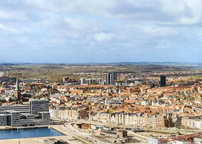 Above The Clouds On 42nd Floor شقة